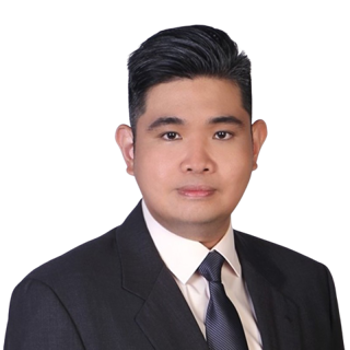 Headshot of Alex Tiah